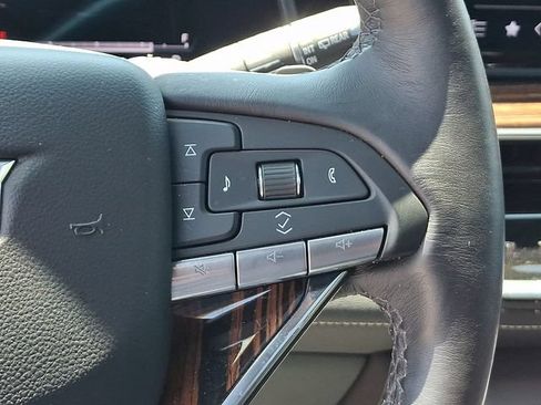 Used 2023 Cadillac Escalade ESV Premium Luxury AWD/4WD image 23