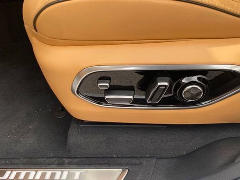 New 2025 Jeep Grand Cherokee Summit image 17