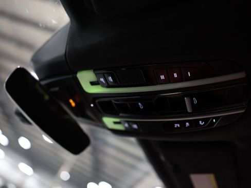 Used 2022 Porsche Cayenne Turbo image 20