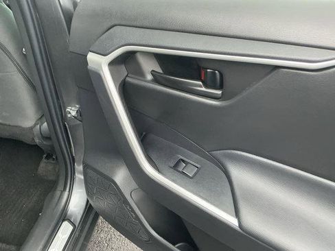 Certified 2022 Toyota RAV4 LE image 26