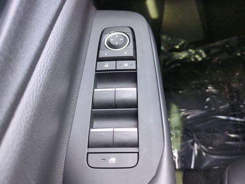 Certified 2026 Toyota Prius Plug-In Hybrid FWD image 23