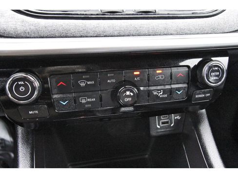 Used 2024 Jeep Compass Latitude w/ Convenience Group image 24