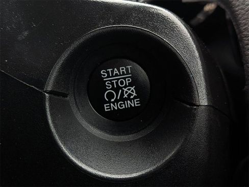 Used 2019 Jeep Compass Limited image 18