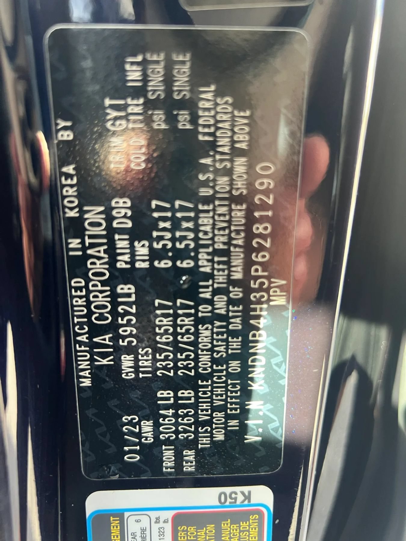 Used 2023 Kia Carnival LX FWD image 33