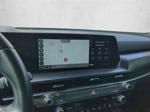 Used 2024 Kia Telluride S image 7