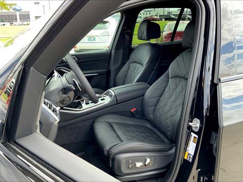 New 2026 BMW X5 xDrive50e w/ M Sport Package image 9