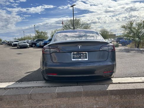 Used 2018 Tesla Model 3 image 4