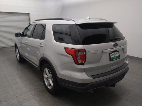 Used 2019 Ford Explorer XLT w/ Equipment Group 202A image 5