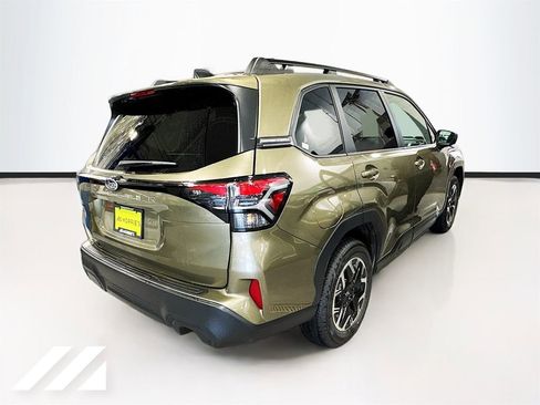 Used 2026 Subaru Forester Premium AWD/4WD image 4