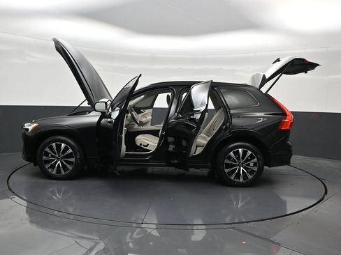 Certified 2024 Volvo XC60 B5 Core w/ Protection Package Premier AWD/4WD image 38