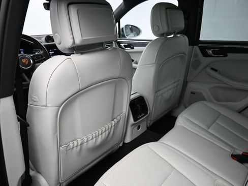 Certified 2024 Porsche Macan GTS AWD/4WD image 8