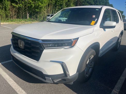 Certified 2025 Honda Pilot EX-L image 2