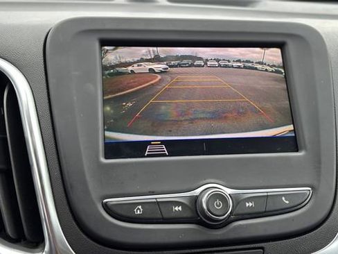 Used 2021 Chevrolet Equinox LS w/ LS Convenience Package image 26