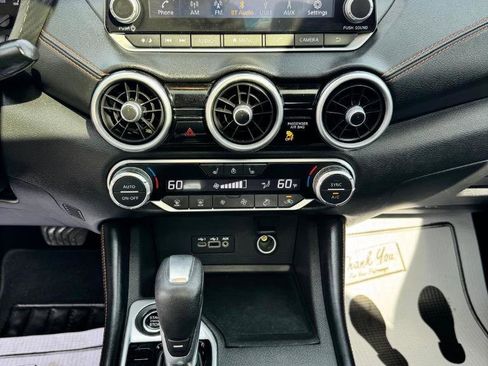 Used 2022 Nissan Sentra SR w/ SR Premium Package image 19