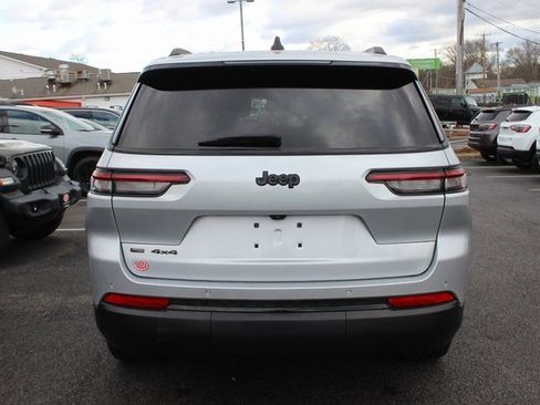 Used 2021 Jeep Grand Cherokee L Laredo image 29