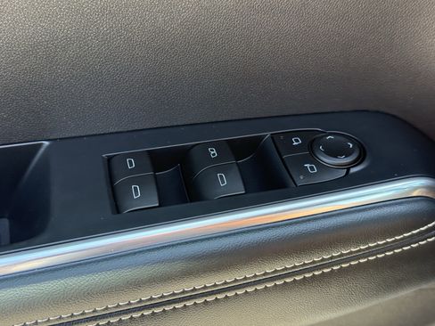 Used 2026 GMC Acadia Elevation w/ Elevation Premium Package FWD image 25