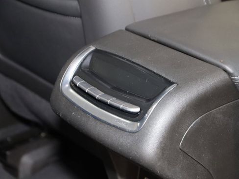 Used 2023 Cadillac XT6 Premium Luxury image 16