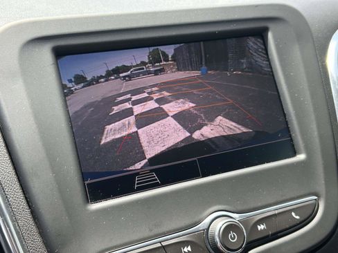 Used 2024 Chevrolet Equinox LT FWD image 24