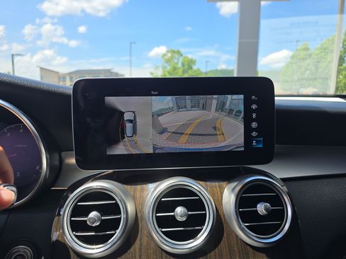 Used 2020 Mercedes-Benz GLC 300 4MATIC image 28