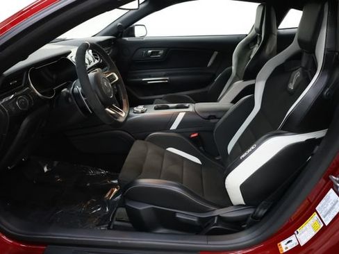 Used 2020 Ford Mustang Shelby GT500 w/ Carbon Fiber Track Pack RWD image 82