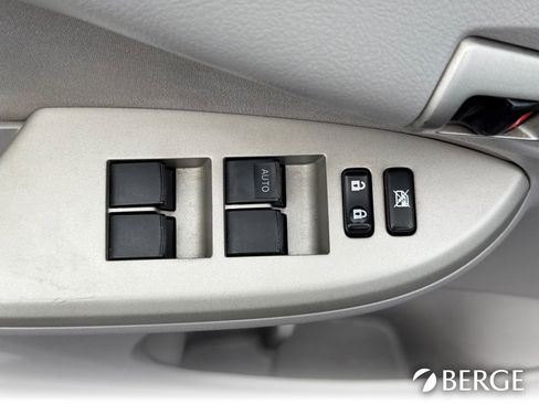 Used 2011 Toyota Corolla LE image 19