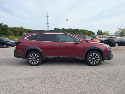 Used 2023 Subaru Outback Limited AWD/4WD image 4