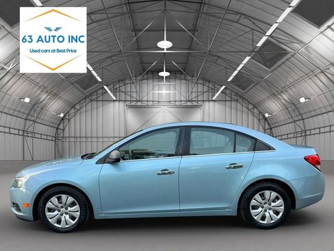 Used 2012 Chevrolet Cruze LS w/ Connectivity Package image 2