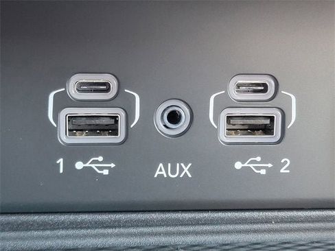 New 2025 Jeep Grand Cherokee Altitude image 8