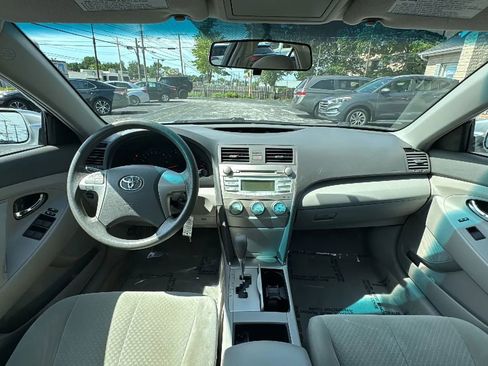 Used 2009 Toyota Camry LE FWD image 9