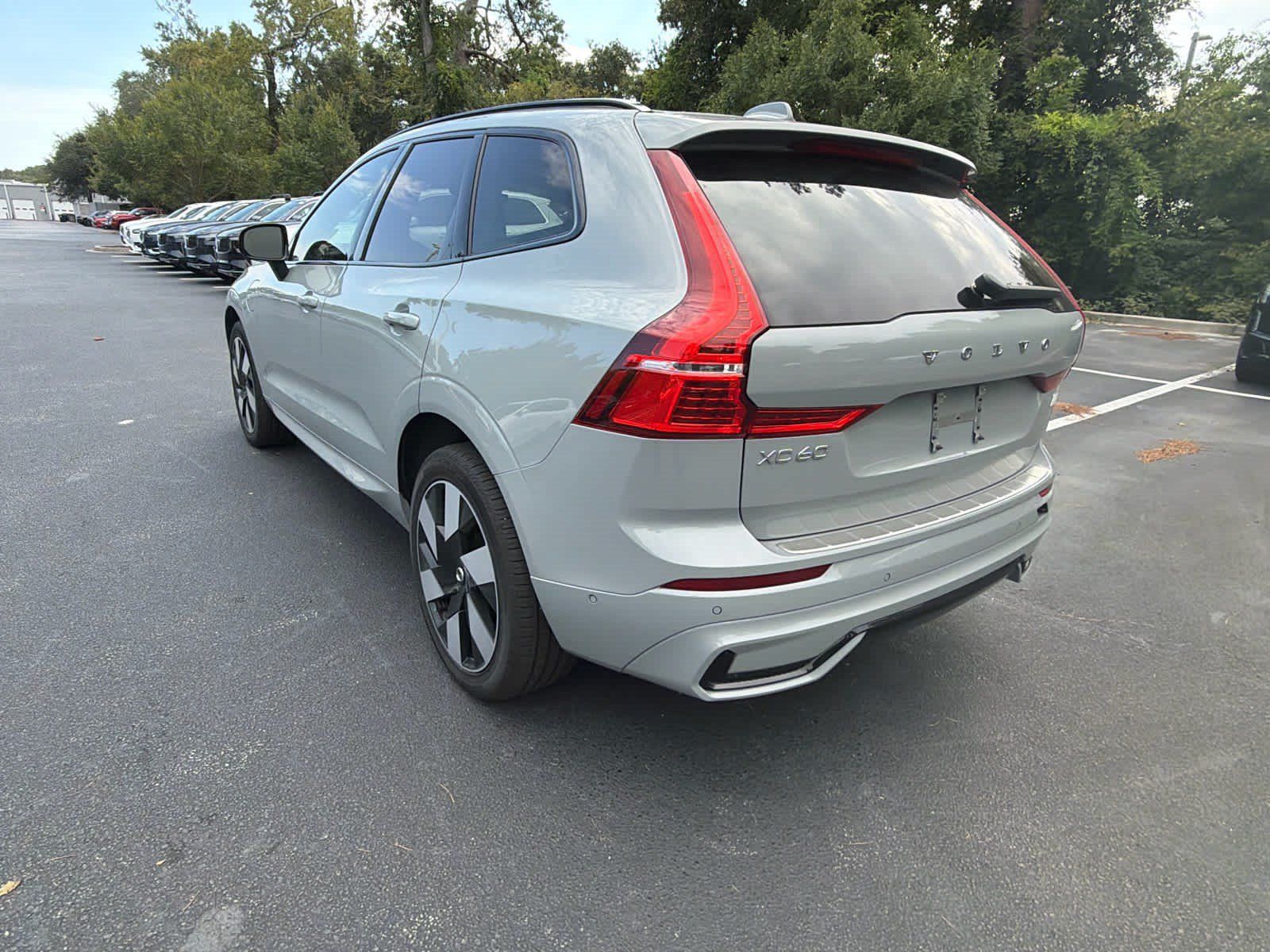 Used 2024 Volvo XC60 T8 Plus w/ Protection Package Premier AWD/4WD image 13