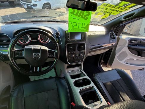 Used 2019 Dodge Grand Caravan SXT image 15