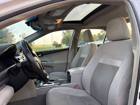 Used 2012 Toyota Camry XLE w/ Convenience Pkg FWD image 6