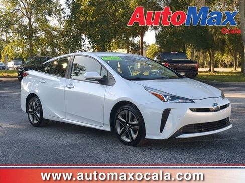 Used 2021 Toyota Prius XLE image 1