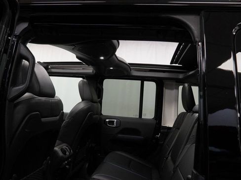 Used 2024 Jeep Wrangler High Altitude image 24