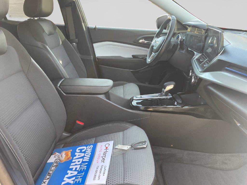 Used 2025 Chevrolet Trax LT w/ Driver Confidence Package FWD image 11