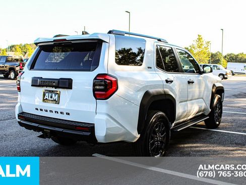 Used 2025 Toyota 4Runner SR5 AWD/4WD image 5