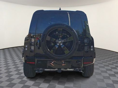 Used 2025 Land Rover Defender 110 V8 AWD/4WD image 7