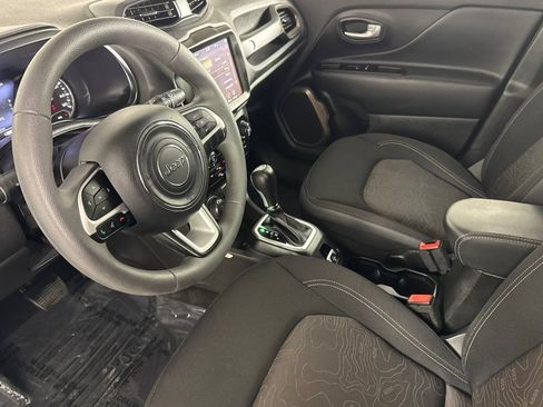 Used 2023 Jeep Renegade Latitude AWD/4WD image 7