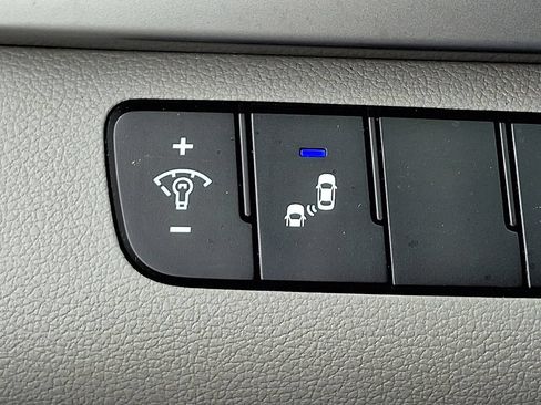 Used 2018 Hyundai Elantra SEL FWD image 23