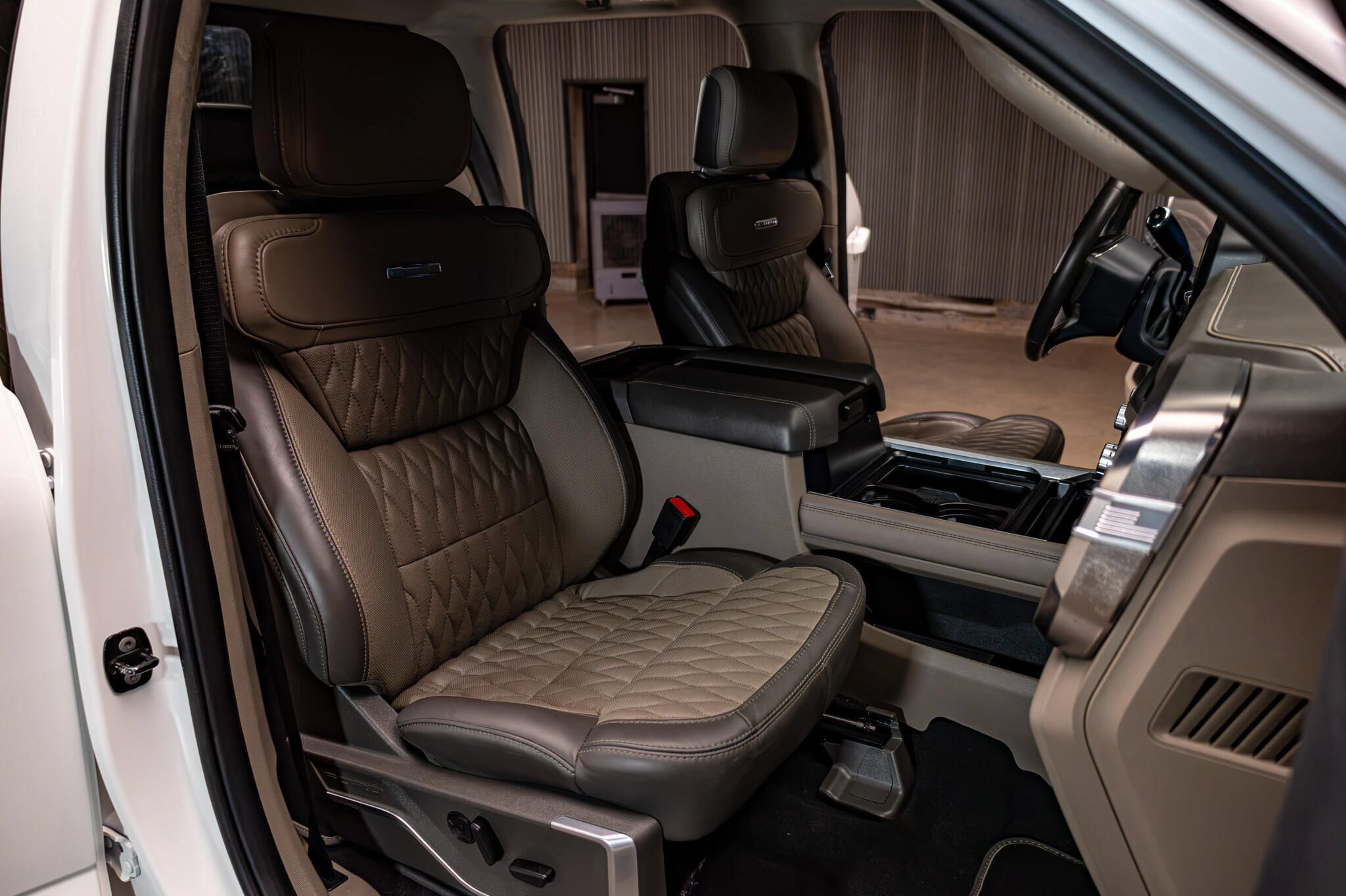 Used 2026 Ford F450 Platinum w/ Platinum Plus Package AWD/4WD image 42