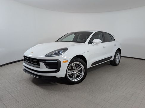 Certified 2025 Porsche Macan Turbo AWD/4WD image 1