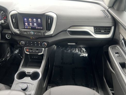 Used 2024 GMC Terrain SLE FWD image 33