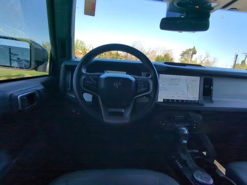 Used 2024 Ford Bronco Outer Banks image 13