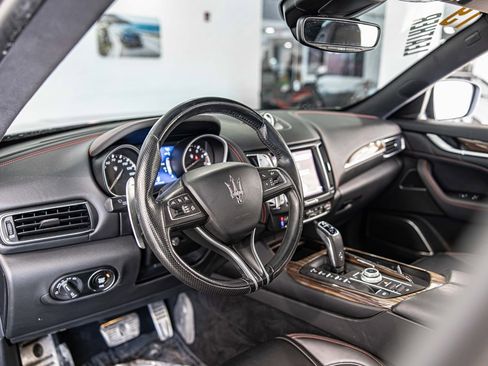 Used 2019 Maserati Levante S GranSport image 21