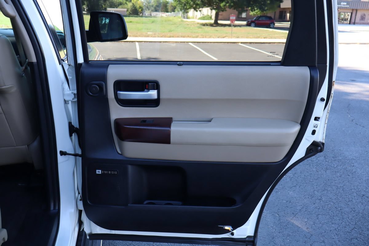 Used 2014 Toyota Sequoia Platinum RWD image 27
