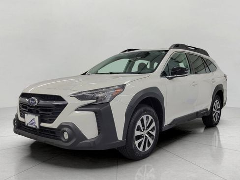 Used 2025 Subaru Outback Premium AWD/4WD image 12