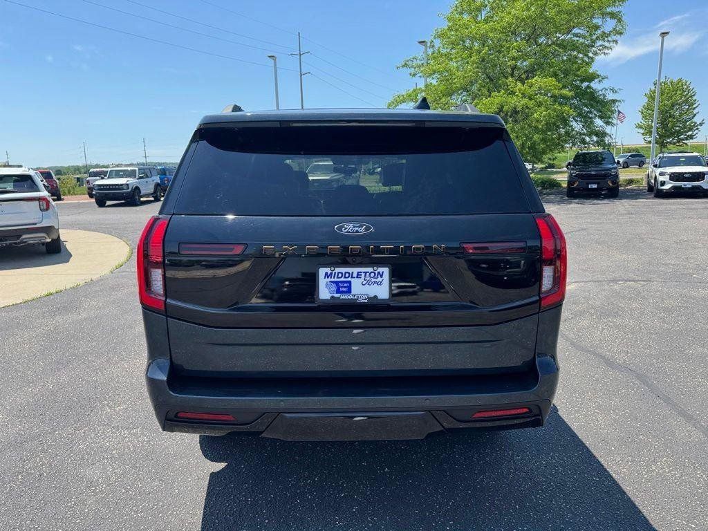 Used 2025 Ford Expedition Tremor AWD/4WD image 5