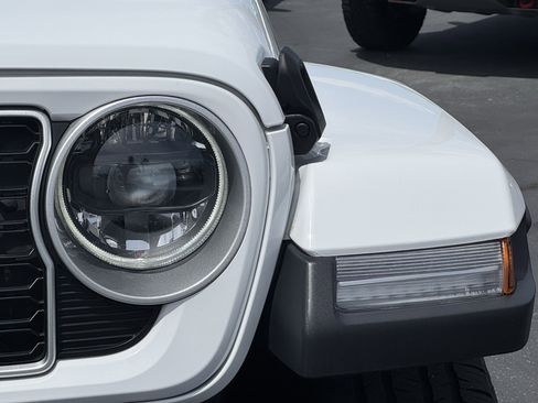 Used 2025 Jeep Wrangler Sahara w/ Safety Group image 6