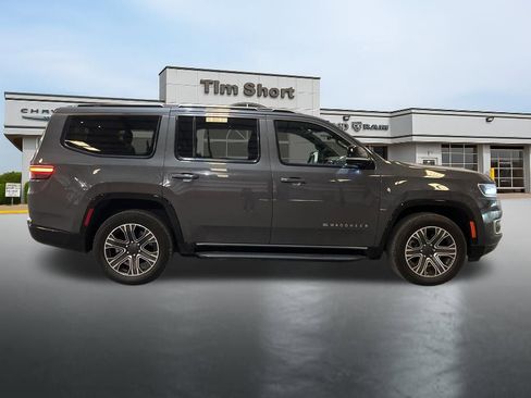 Used 2024 Jeep Wagoneer Series II w/ Flexible Seating Group image 6