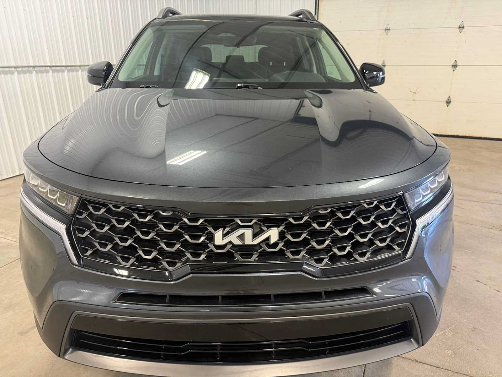 Used 2023 Kia Sorento S w/ Panoramic Sunroof Package AWD/4WD image 3